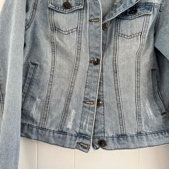 Walt Disney World Mickey Mouse Magic Kingdom denim Jacket Size Medium - Picture 10 of 16